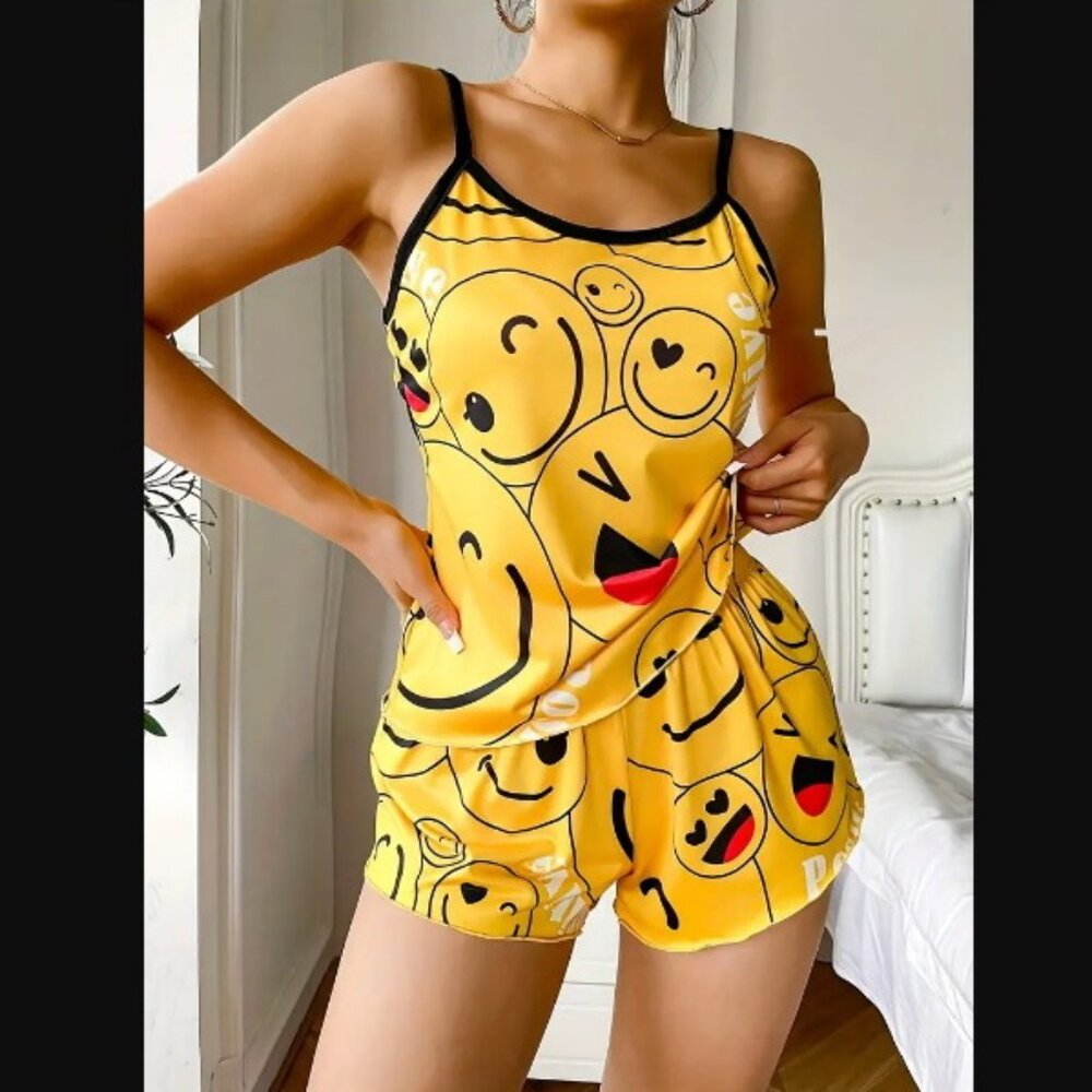 Womens Smiling Face Print Pajama Set - Adorable Round Neck Cami & Short Size M